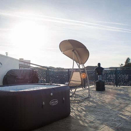 Pentgarden Penthouse Jacuzzi Lejlighed Târgu Jiu Eksteriør billede