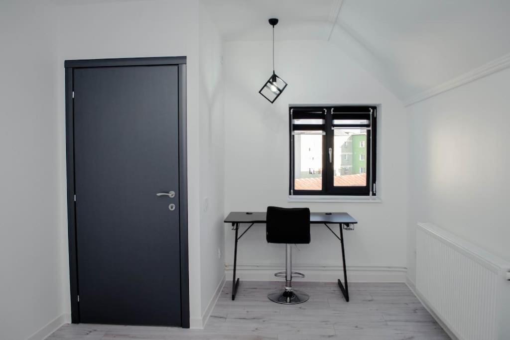 Pentgarden Penthouse Jacuzzi Lejlighed Târgu Jiu Eksteriør billede